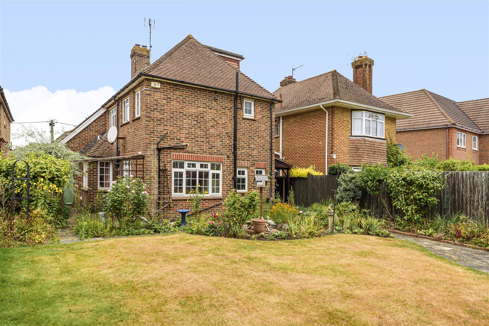 House King George Avenue in East Hampshire