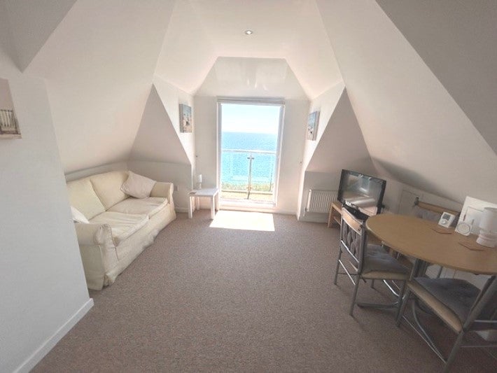 Flat Southbourne Overcliff Drive in Bournemouth
