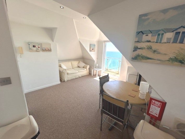 Flat Southbourne Overcliff Drive in Bournemouth
