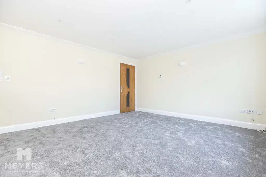 Flat Pinecliffe Avenue in Bournemouth