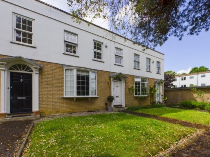 House Tudor Lodge Road in Cheltenham