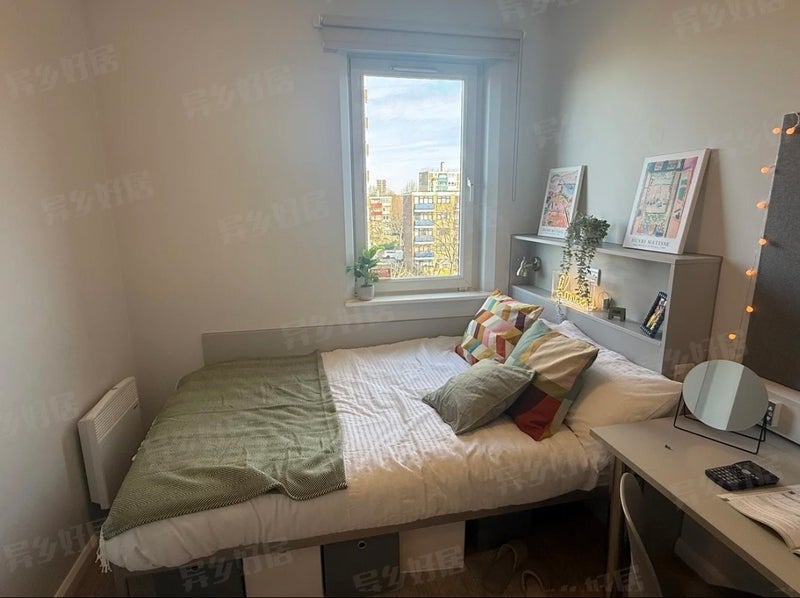 Room Pitfield Street in Greater London