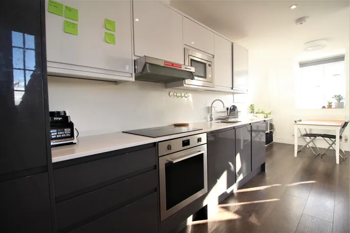 Flat Wendover Road in Greater London