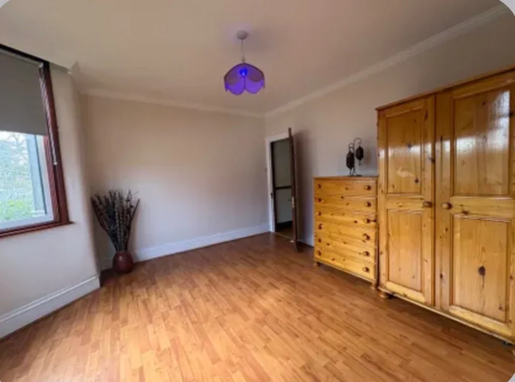 Flat Palmerston Crescent in Greater London