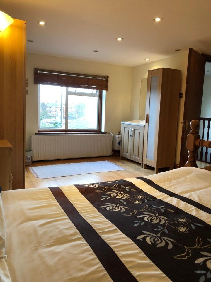 Flat Palmerston Crescent in Greater London