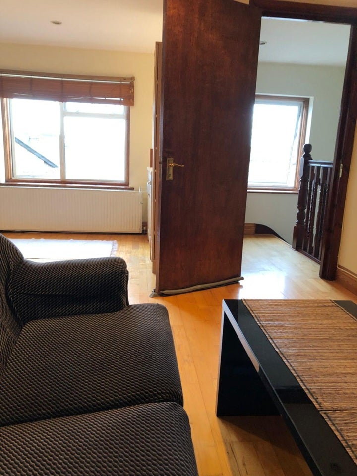 Flat Palmerston Crescent in Greater London