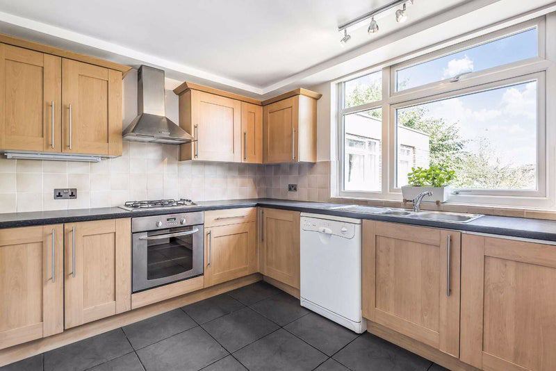 Flat Childebert Road in Greater London