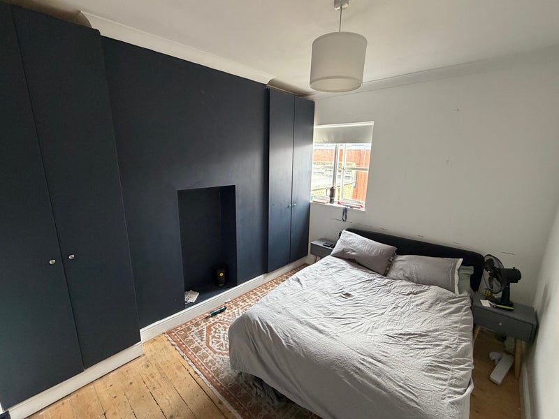 Room Severus Road in Greater London