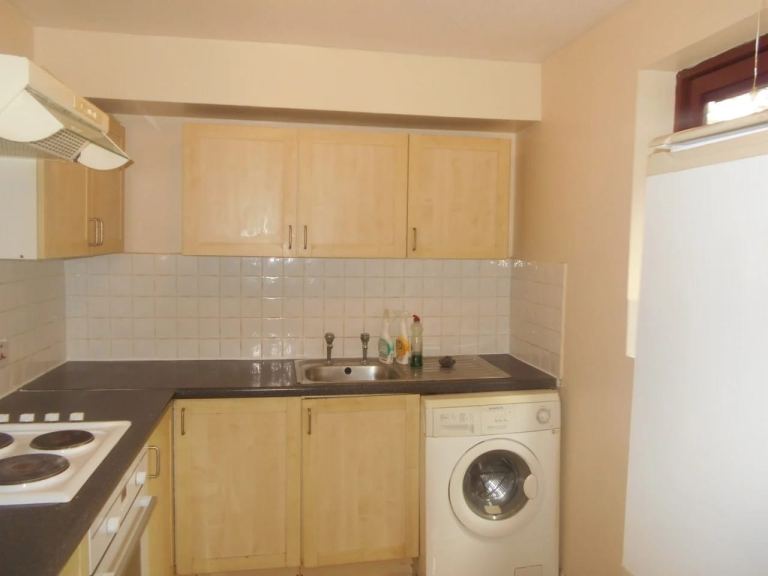 Flat Chatsworth Road in Greater London