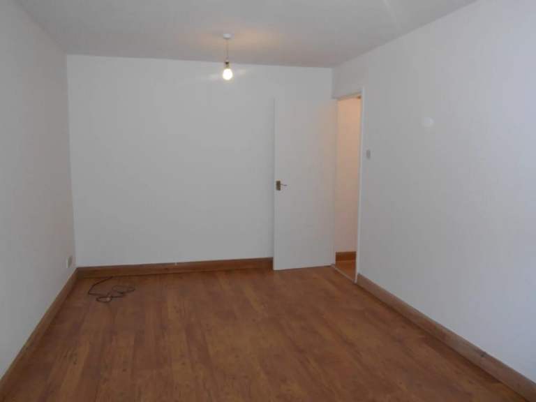 Flat Chatsworth Road in Greater London
