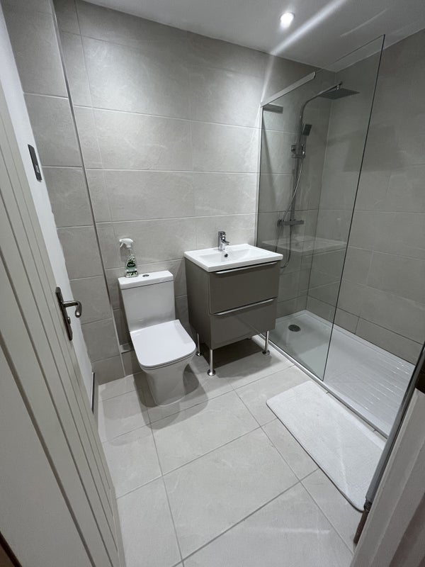 Flat Coldharbour Lane in Greater London