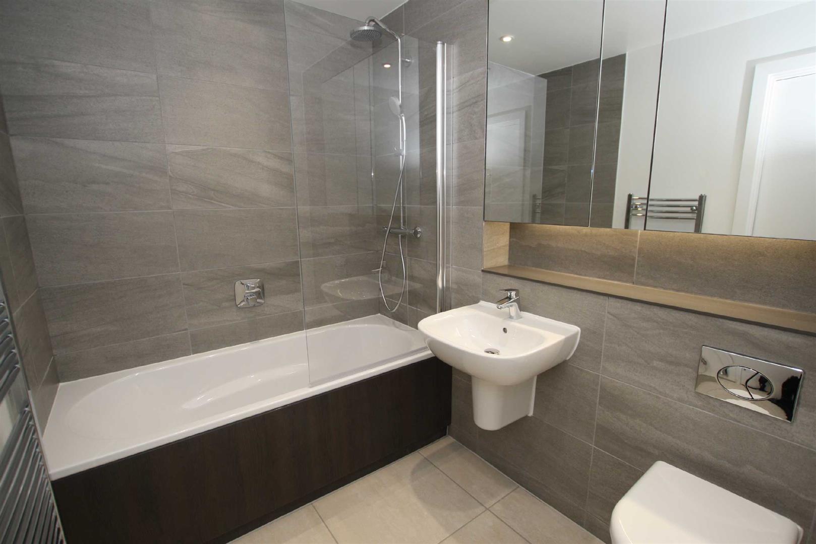 Flat Middlewood Street in Salford