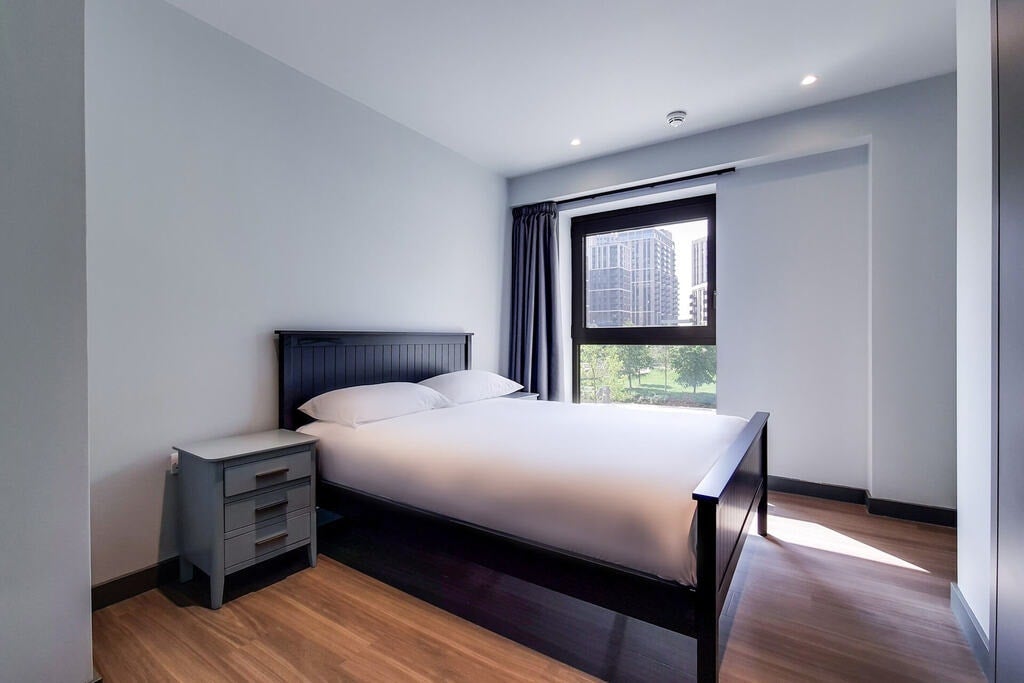 Flat Empire Way in Greater London