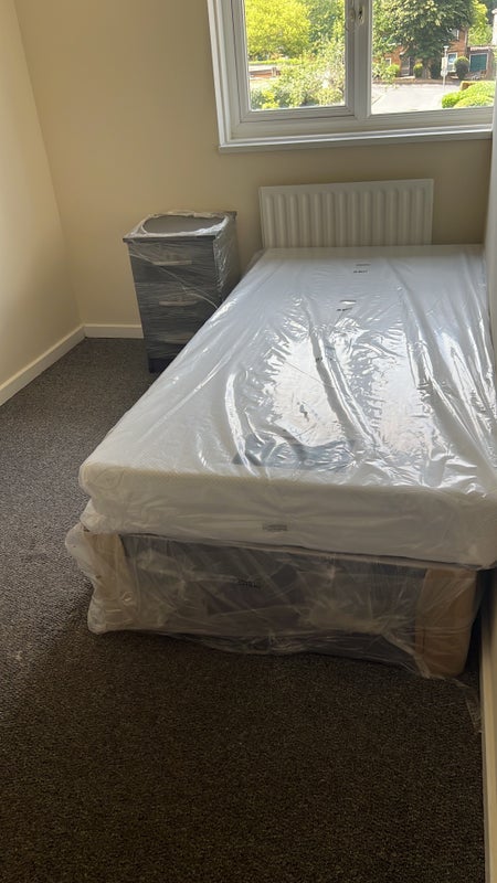 Room Bardsley Close in Greater London