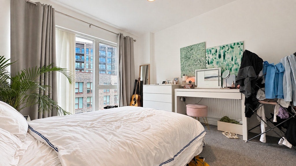 Flat Magellan Boulevard in Greater London