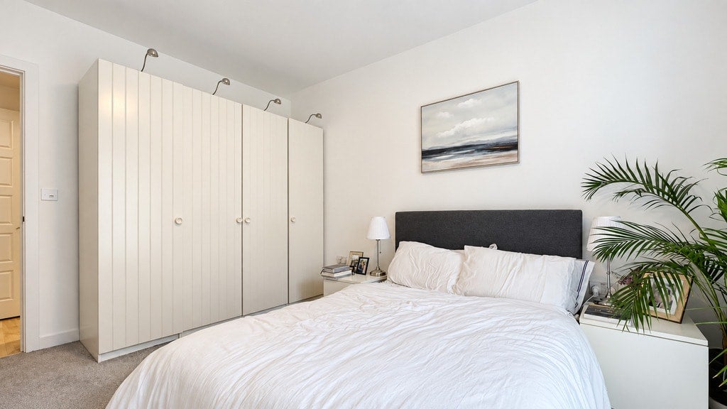 Flat Magellan Boulevard in Greater London