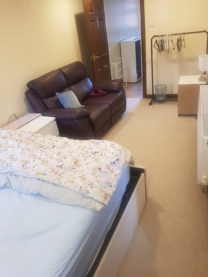 Room Florence Avenue in Greater London