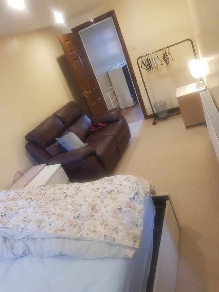 Room Florence Avenue in Greater London