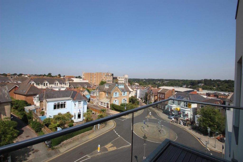 Flat Upper Terrace Road in Bournemouth