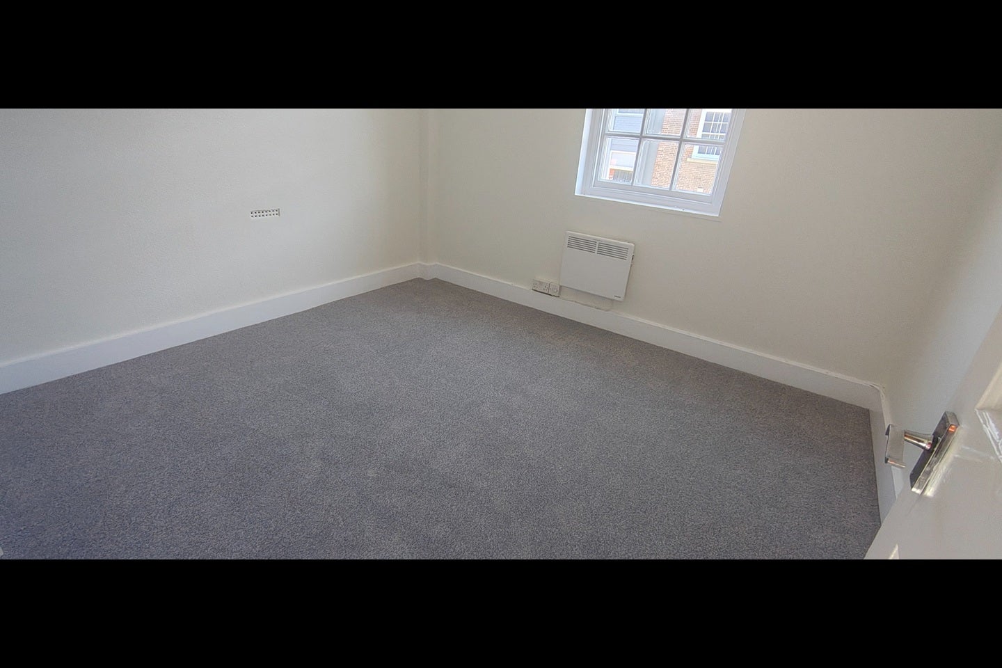 Flat Crendon Street in High Wycombe