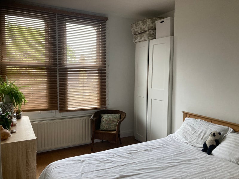 Flat Larkbere Road in Greater London