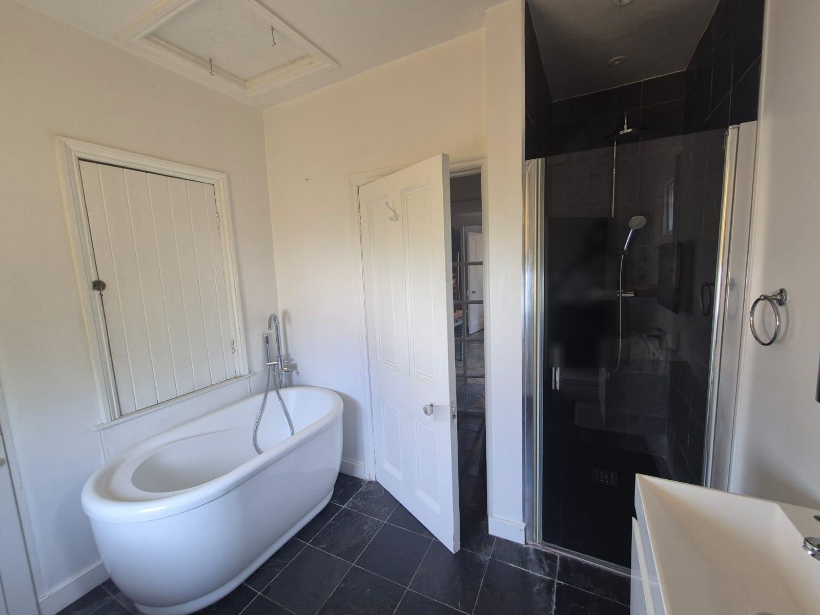 Flat Manchester Road in Greater London