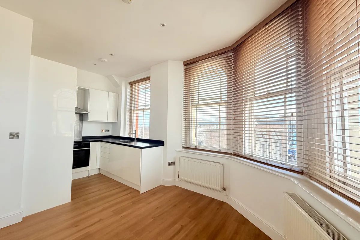Flat Midland Road in Wellingborough