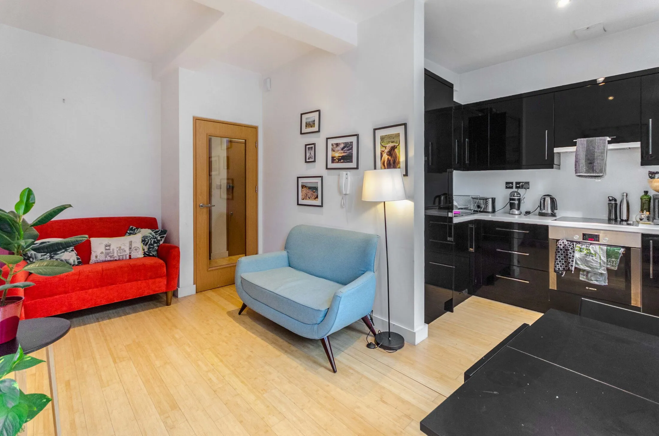 Flat Upper Street in Greater London