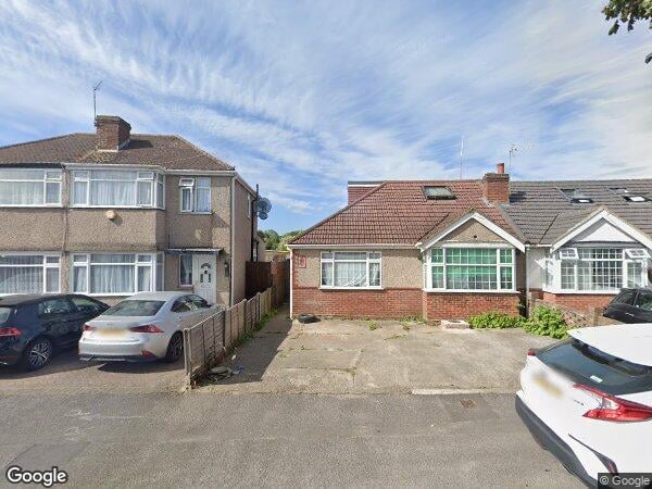 Flat Fairholme Crescent in Greater London