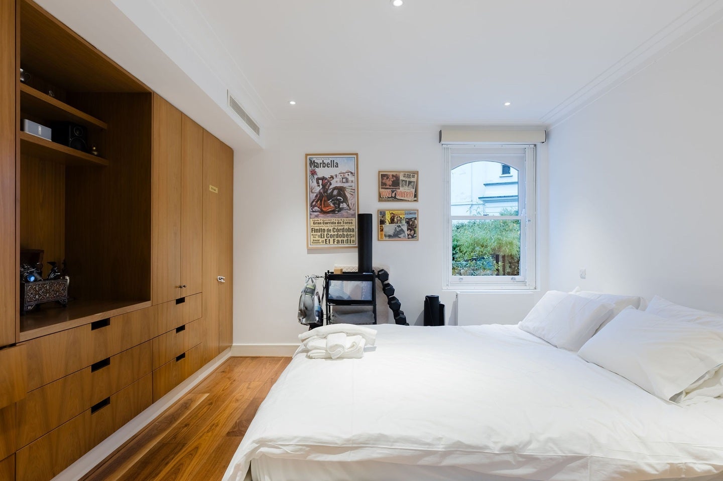 Flat Rosslyn Hill in Greater London