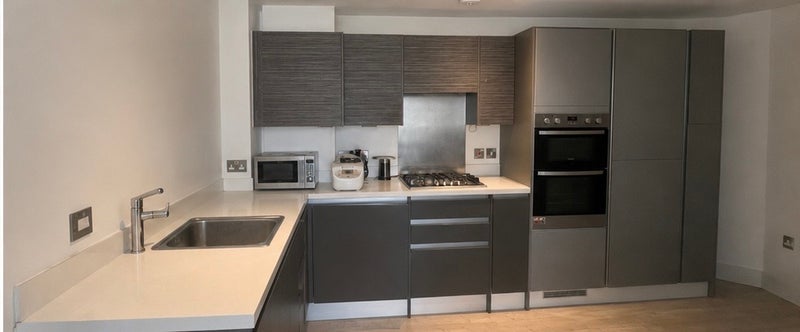 Room Manchester Road in Greater London