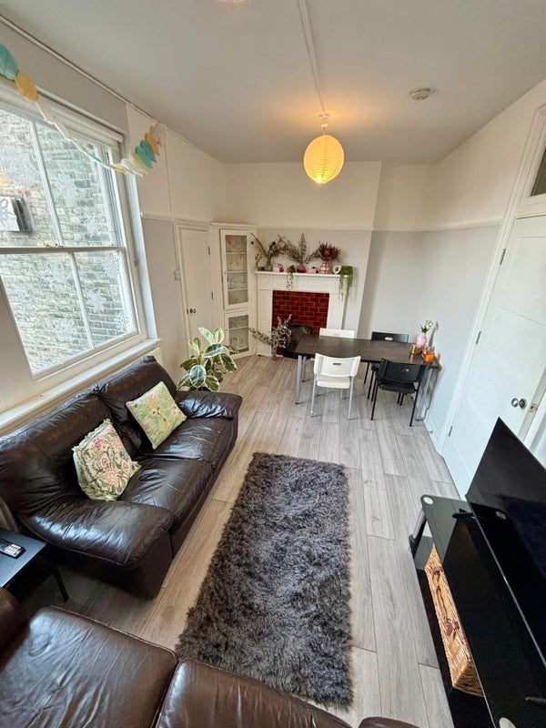 Room Holloway Road in Greater London