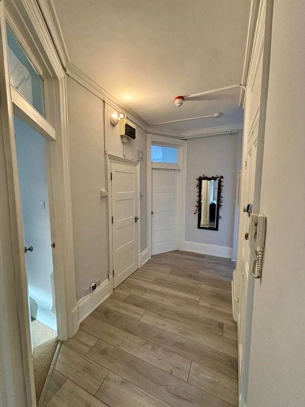Room Holloway Road in Greater London