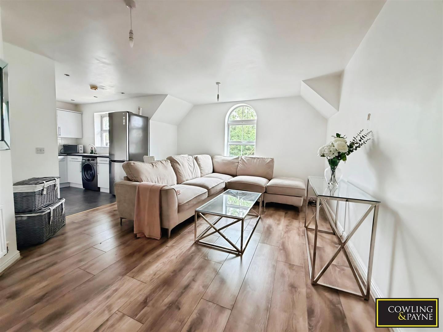 Flat Cranfield Park Road in Wickford