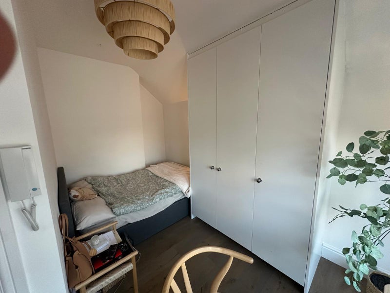 Room Wentworth Street in Greater London
