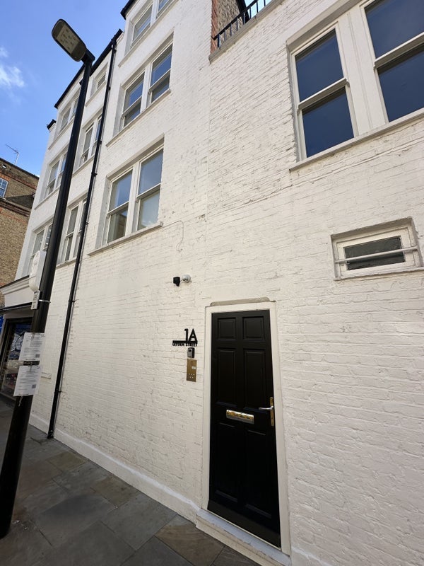 Room Wentworth Street in Greater London