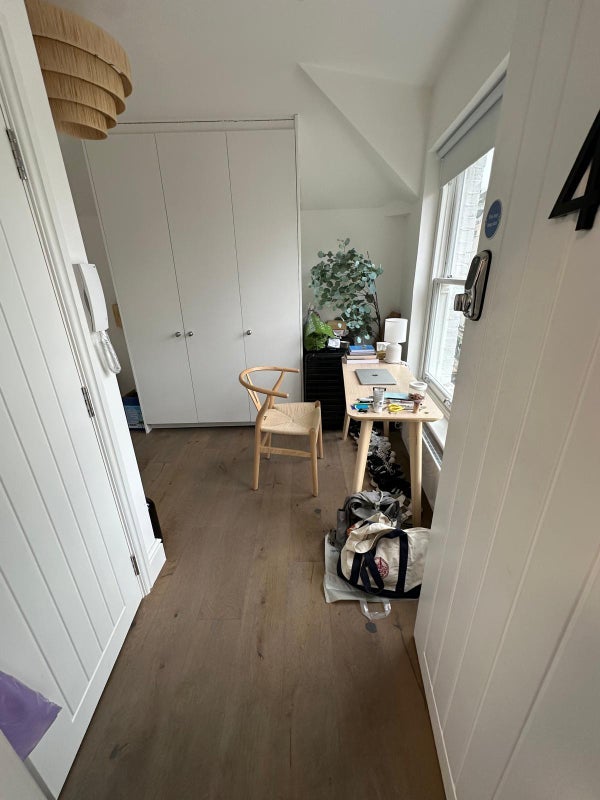 Room Wentworth Street in Greater London