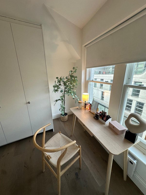 Room Wentworth Street in Greater London