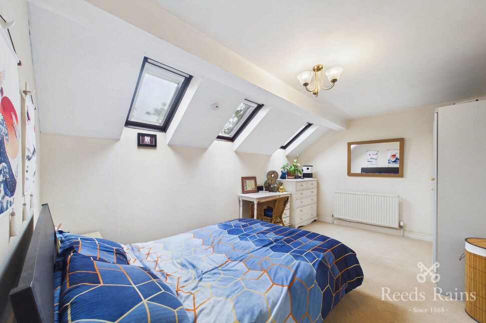 Flat Nabcroft Lane in Huddersfield