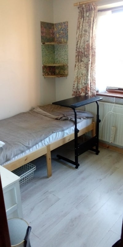 Room Beardsley Way in Greater London