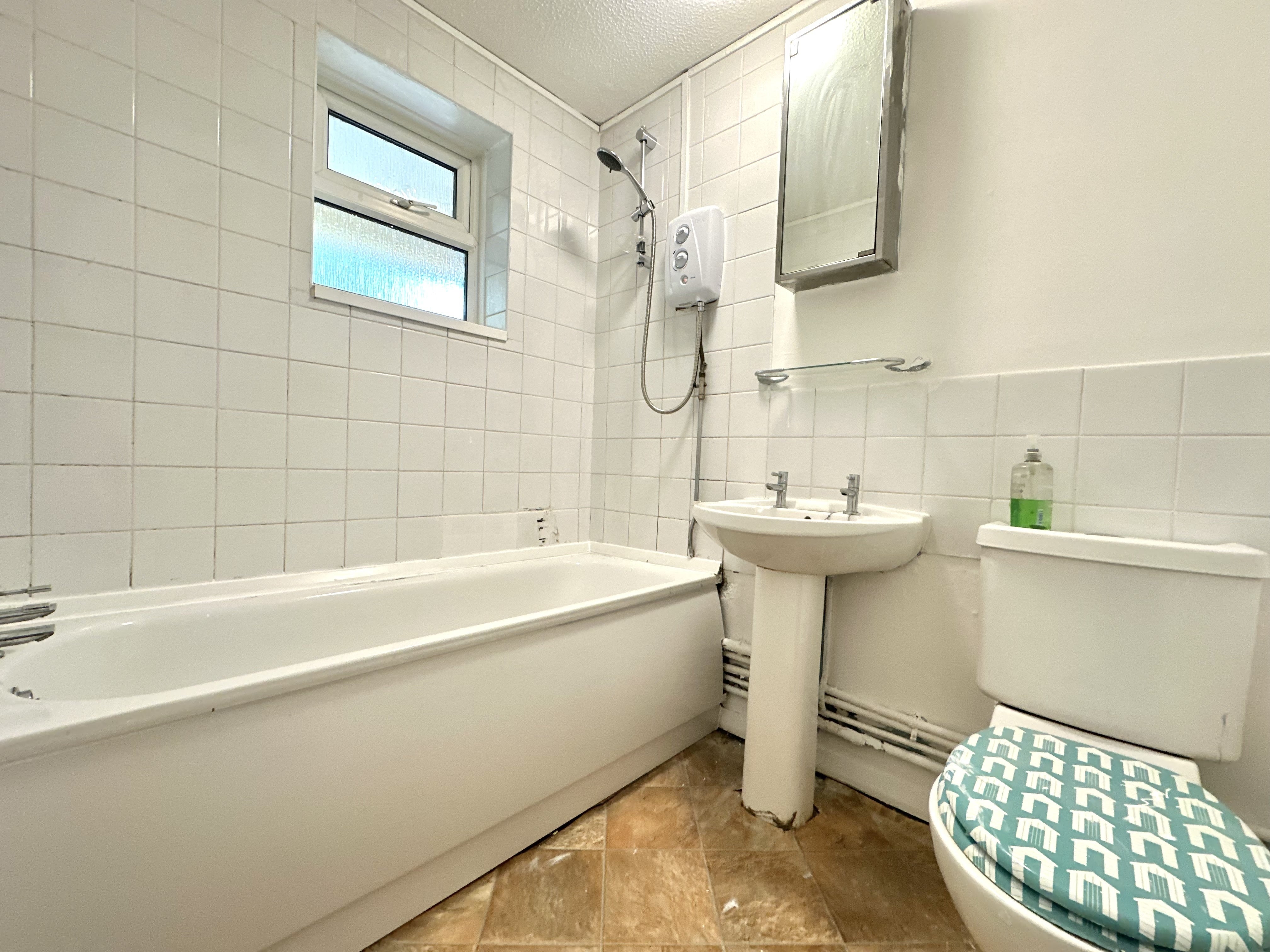 Flat Hopwas Grove in Metropolitan Borough of Solihull