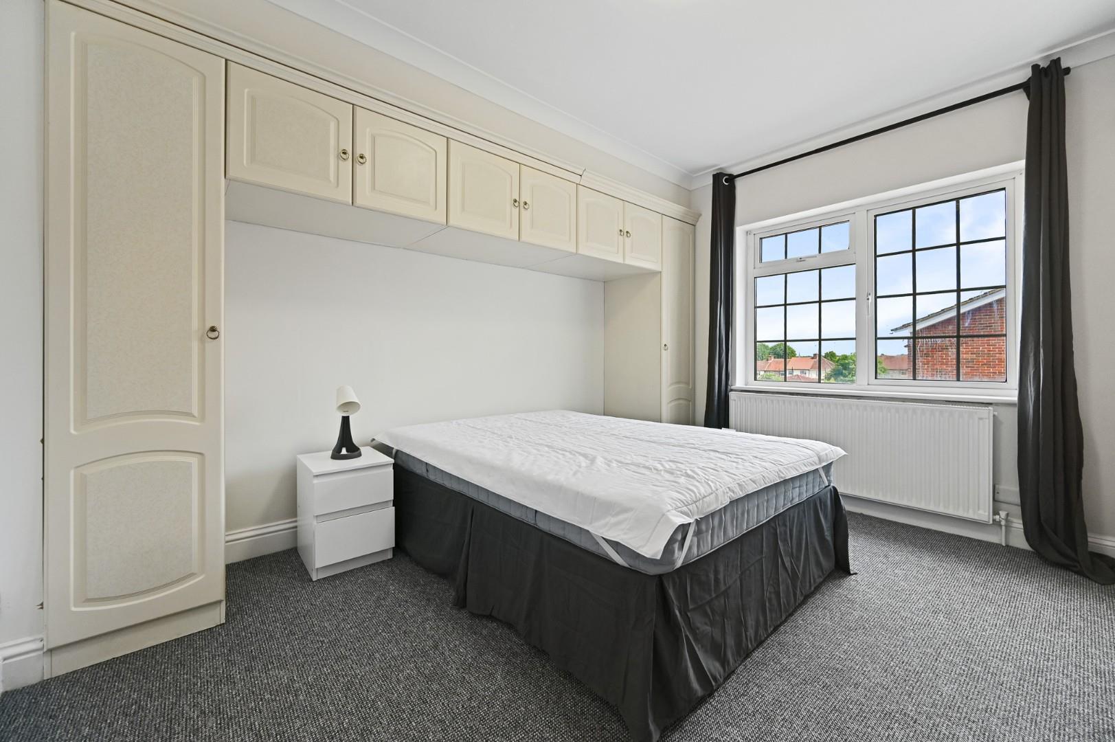 Room Mansell Road in London