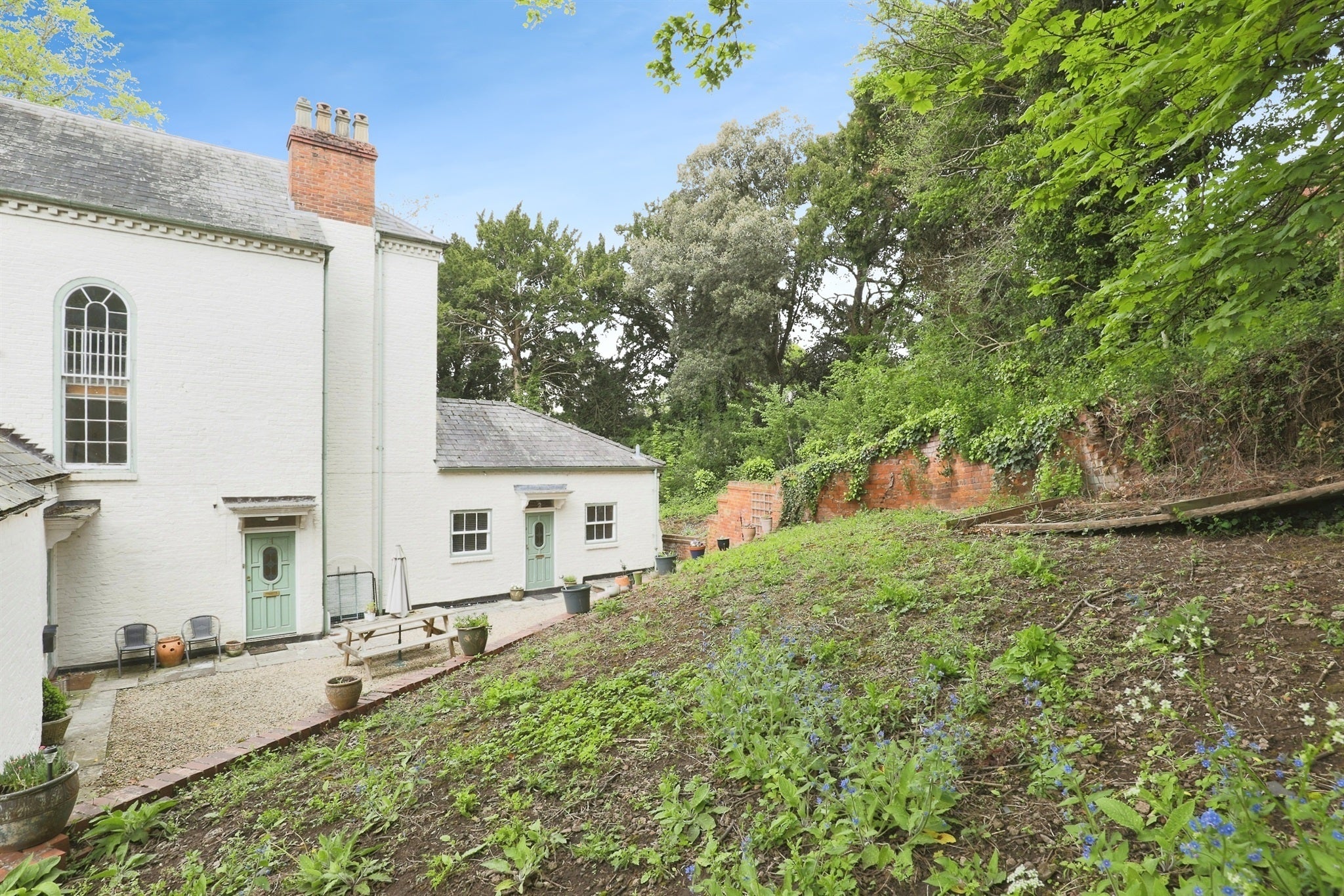 Flat Wychelm Close in Worcester