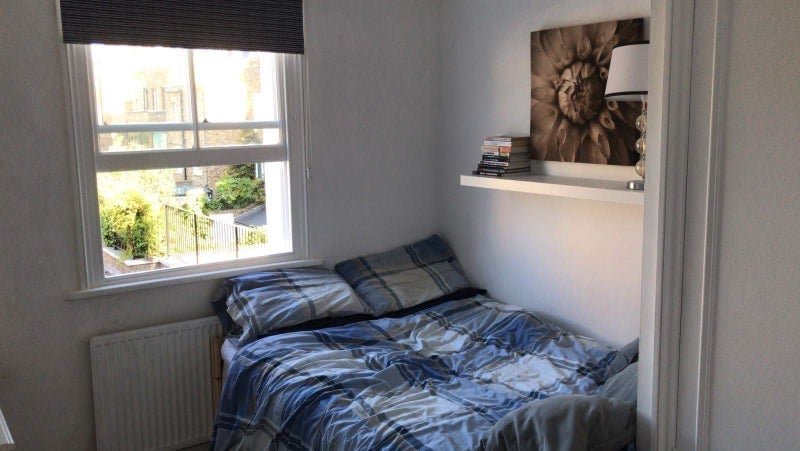 Room King's Road in Greater London
