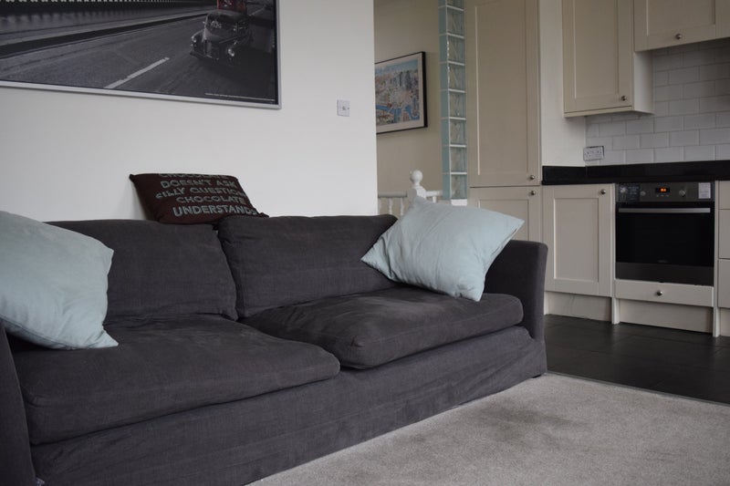 Flat Queenstown Road in Greater London