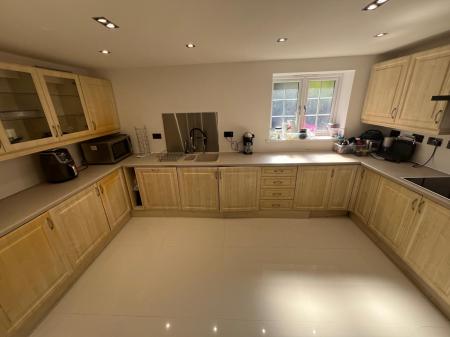 House Cryfield Heights in Coventry