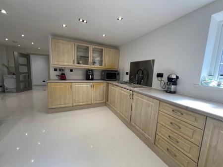 House Cryfield Heights in Coventry
