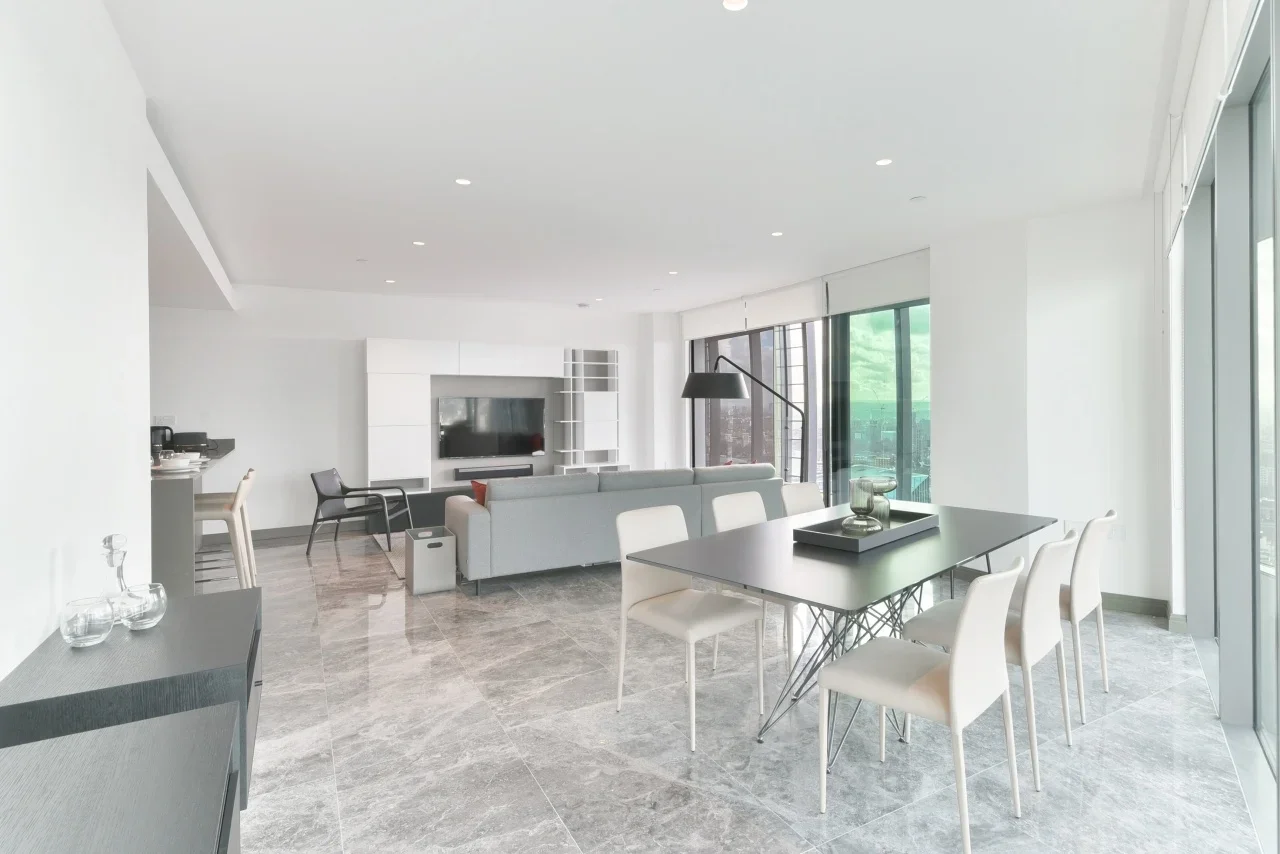 Flat Blackfriars Road in Greater London