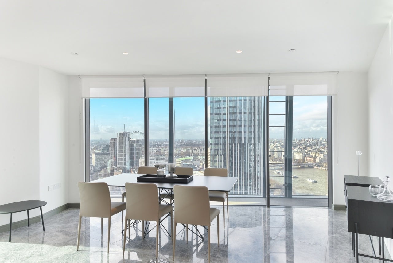 Flat Blackfriars Road in Greater London