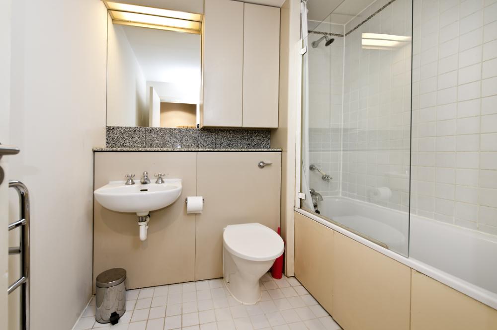 Flat Point W Access Road in Greater London